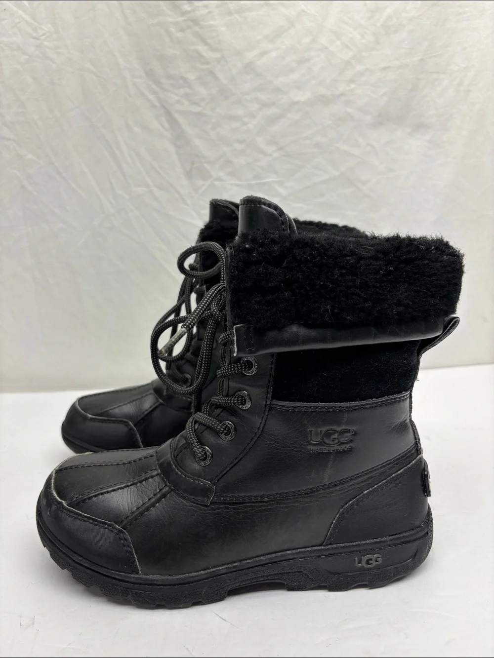 UGG Black Lace-Up Shearling-Trim Winter Boots, SZ 3 little boy, box 47